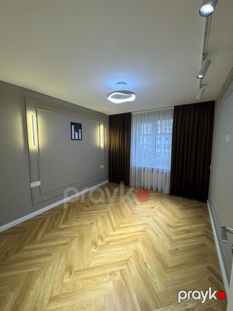 Satılır 2 otaqlı köhnə tikili 45 m²