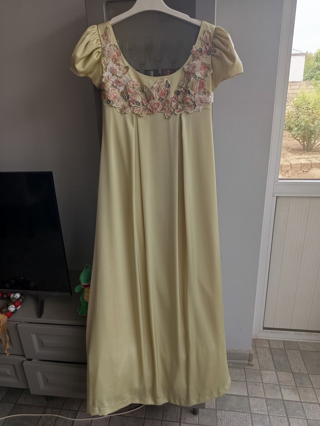Zərif uzun don – açıq limon rəngi - Model: uzun, axıcı kəsim — Şəxsi əşyalar, Digah (2)