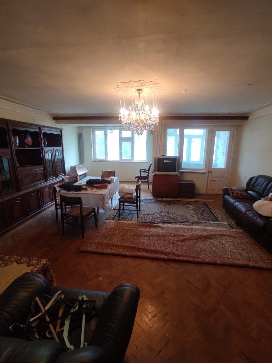 Satılır 4 otaqlı köhnə tikili 110 m² — Mənzil, Bakı (8)