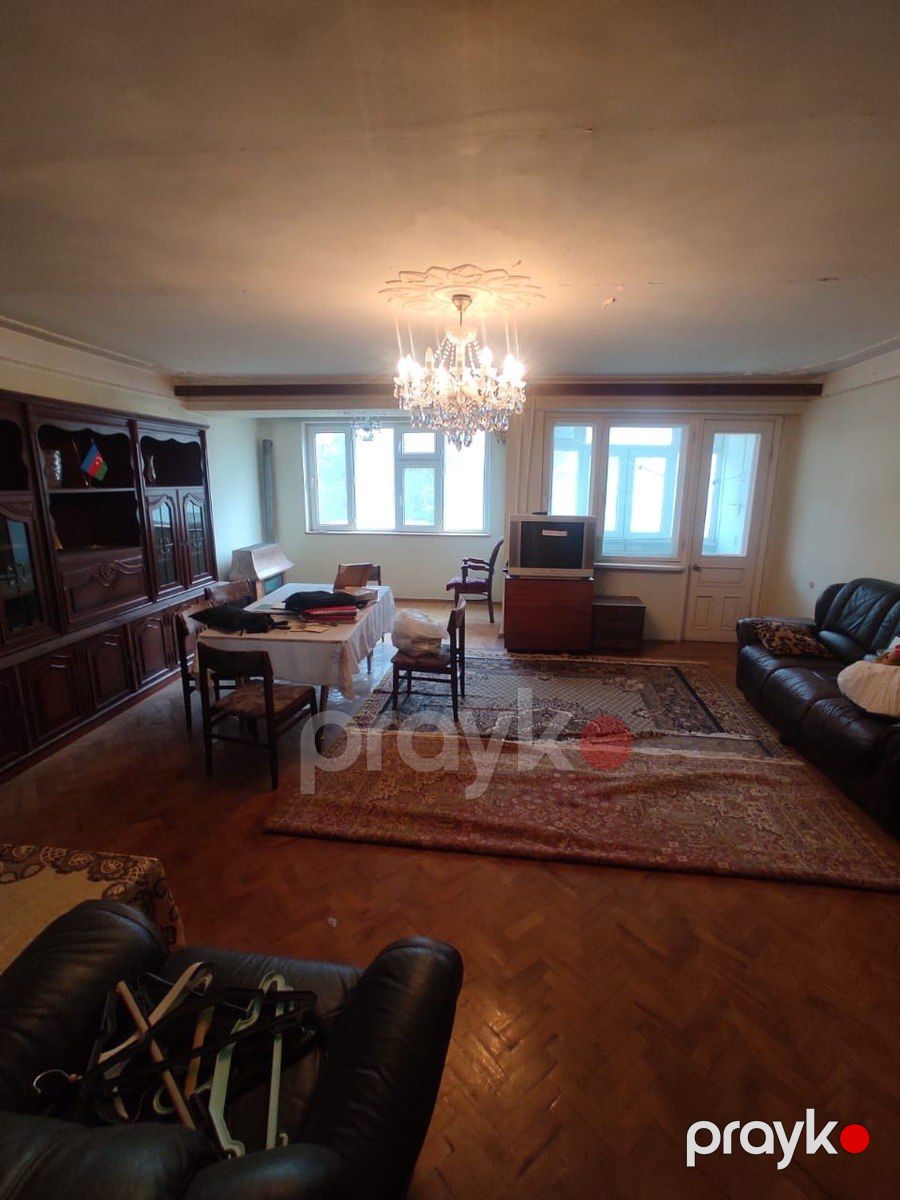 Satılır 4 otaqlı köhnə tikili 110 m² — Mənzil, Bakı (8)
