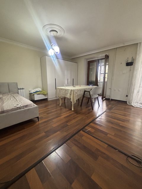 Satılır 2 otaqlı köhnə tikili 32 m² — Bakı