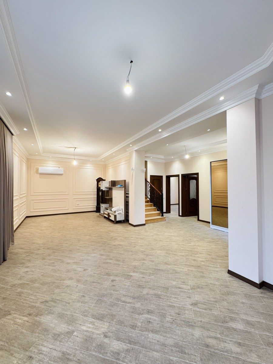Satılır 5 otaqlı həyət evi/bağ evi 300 m² — Ev, villa, Bakı (11)