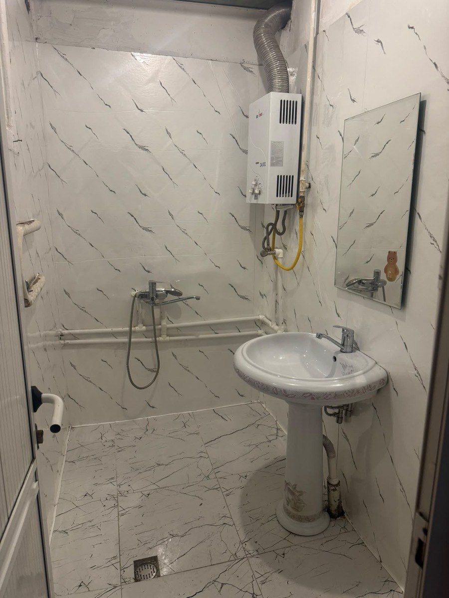 İcarəyə verilir 2 otaqlı köhnə tikili 65 m² — Mənzil, Bakı (9)