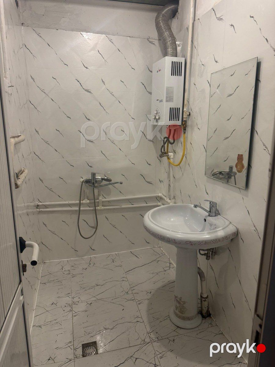 İcarəyə verilir 2 otaqlı köhnə tikili 65 m² — Mənzil, Bakı (9)