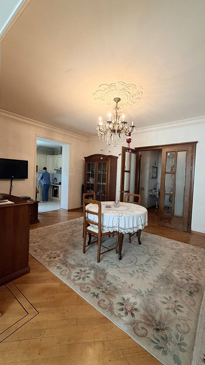 Satılır 4 otaqlı köhnə tikili 160 m² — Mənzil, Bakı (3)