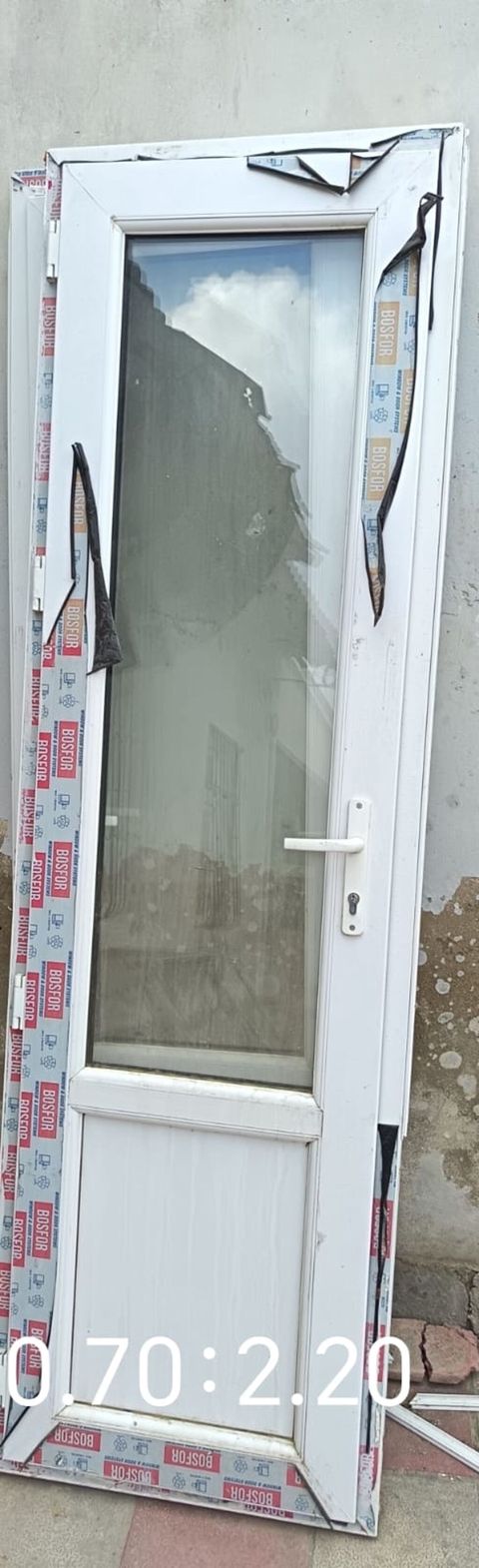 Qapı yaxşı vəziyyətdədir 2.20x70 sm — Bakı