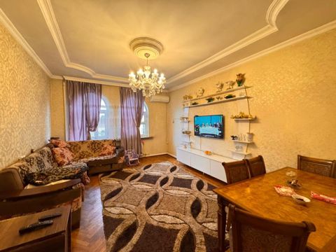 Satılır 3 otaqlı köhnə tikili 70 m² — Bakı