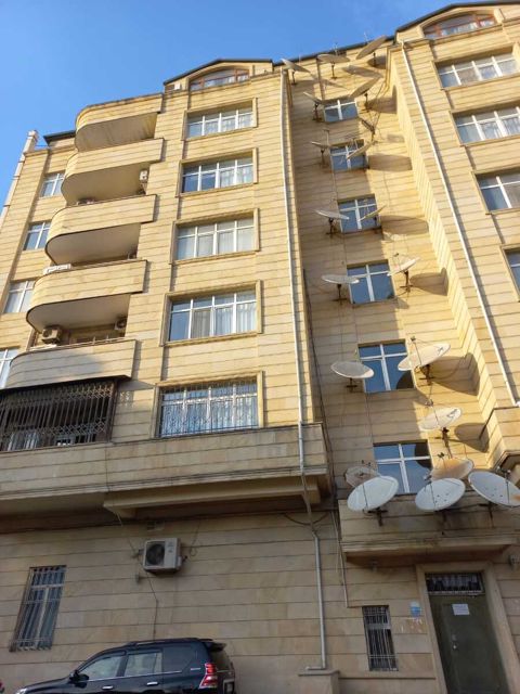 Satılır 4 otaqlı yeni tikili 165 m² — Bakı