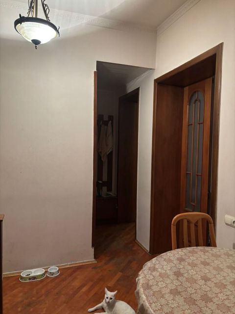 İcarəyə verilir 2 otaqlı köhnə tikili 52 m² — Bakı