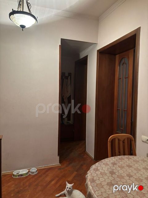 İcarəyə verilir 2 otaqlı köhnə tikili 52 m²