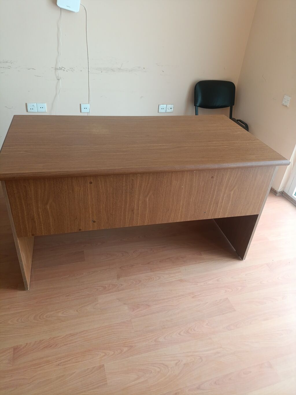 İşlənmiş, Dördbucaq masa — Ofis mebeli, Bakı (2)