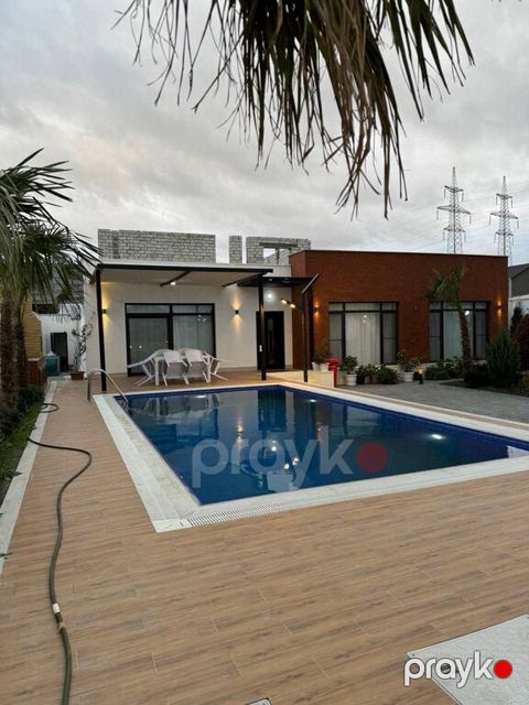 İcarəyə verilir 4 otaqlı həyət evi/bağ evi 300 m²