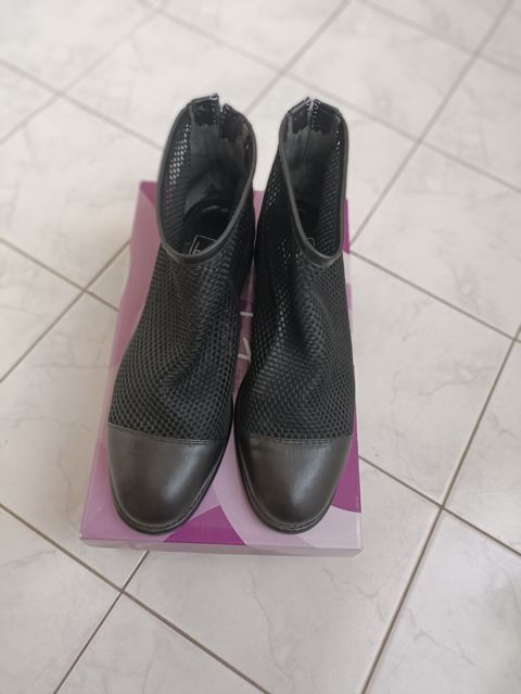 Qadın üçün qara mesh botilər - Model: Aşağı boylu, dairəvi burunlu — Bakı