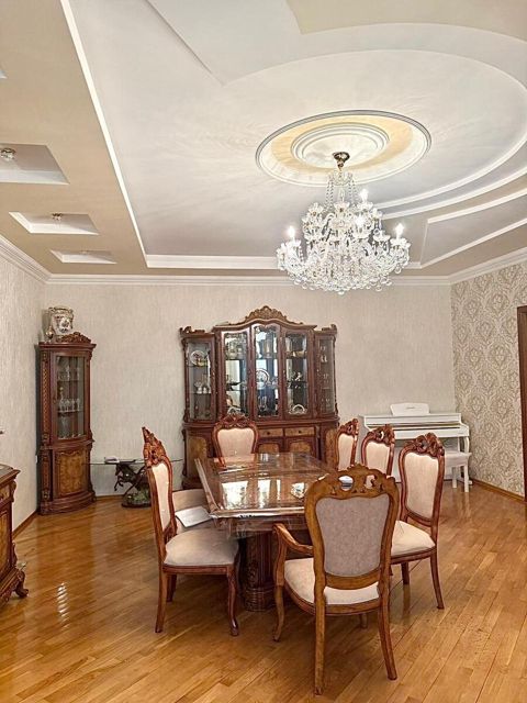 Satılır 5 otaqlı yeni tikili 175 m² — Bakı