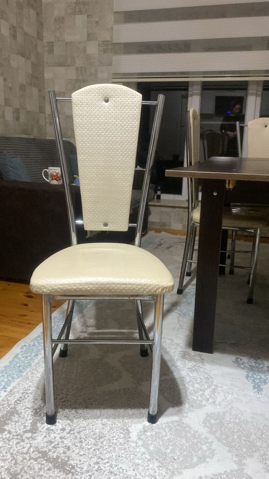 Yemək masası və 6 ədəd stul dəsti - Masa: düzbucaqlı formalı, tünd — Mebel, Bakı (3)