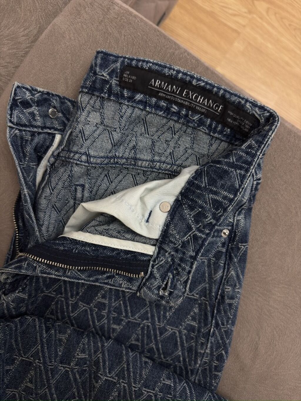 Armani Exchange qadın şalvarı 28 ölçü (s-M) geyinənlərə olar Əla — Şəxsi əşyalar, Bakı (2)