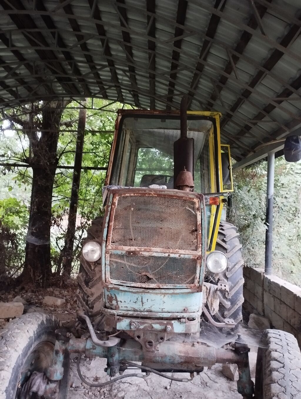 Kənd təsərrüfatı üçün universal təkərli traktor. - Kabinli, panoram — Traktorlar, Masallı (2)