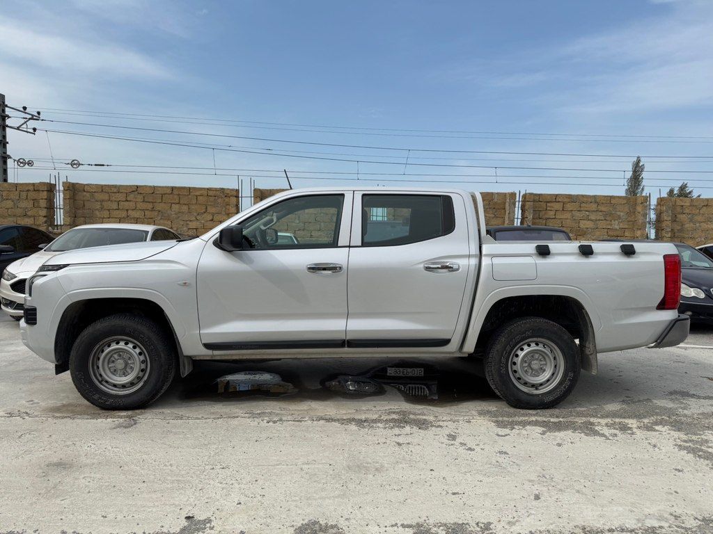 Mitsubishi L200, 2.4 L, 2024 il, 122 680 km — Avtomobillər, Bakı (8)