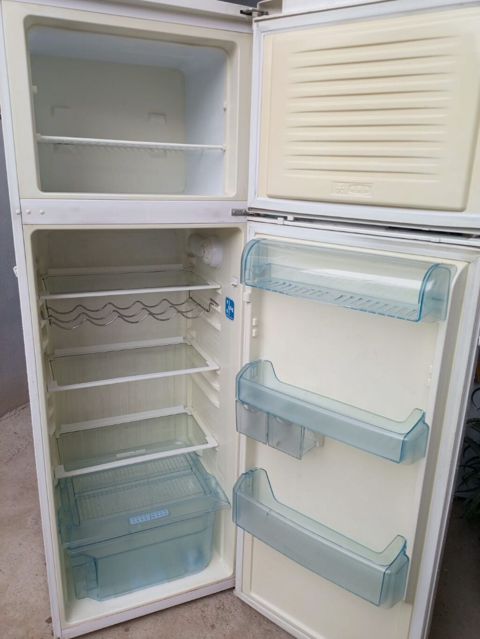 Beko soyuducu yaxşı veziyetde heç bir prablemi yoxdu köç göre satlrr — Bakı