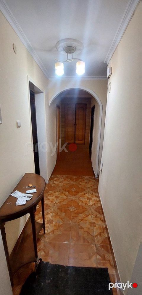 Satılır 3 otaqlı köhnə tikili 70 m²