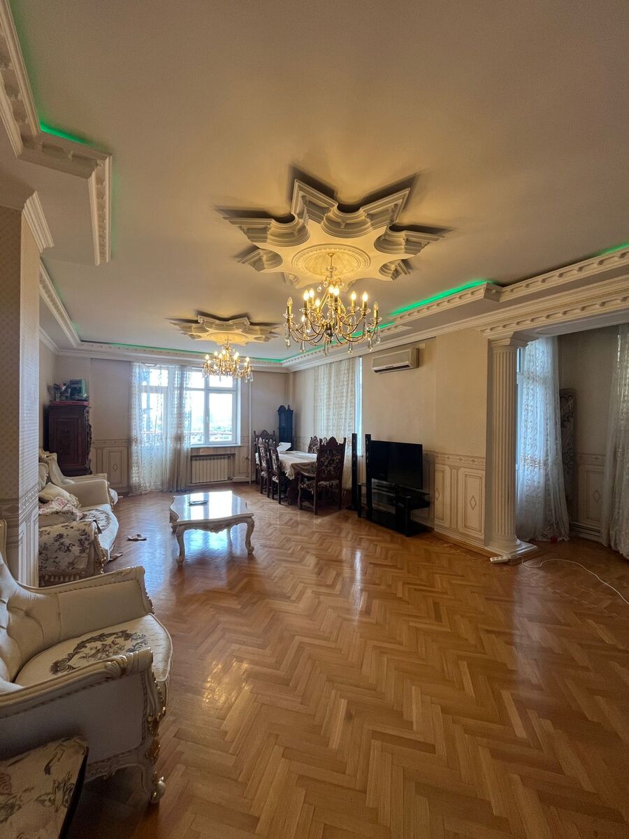 Satılır 4 otaqlı yeni tikili 170 m² — Mənzil, Bakı (2)