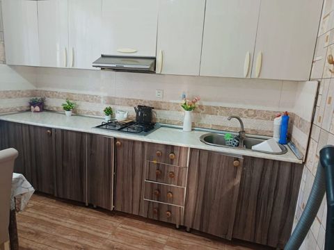 Metbex mebili Satılır uzerinde qaz asbirator moyka verilir 250 azn — Bakı