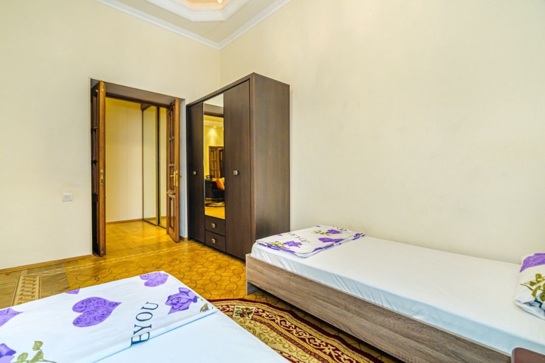 İcarəyə verilir 4 otaqlı köhnə tikili 117 m² — Mənzil, Bakı (7)