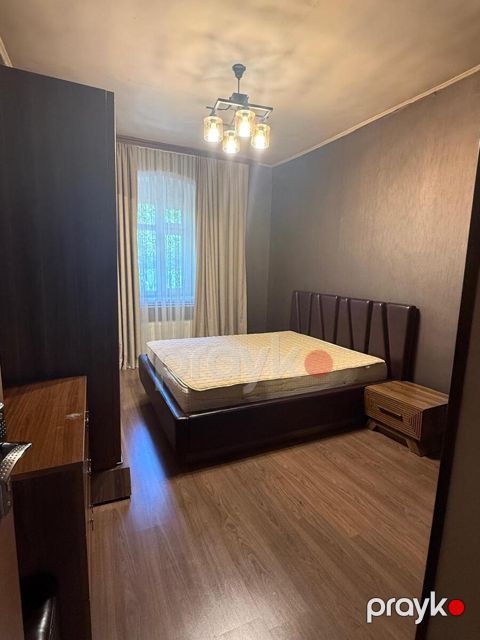 İcarəyə verilir 4 otaqlı köhnə tikili 120 m²