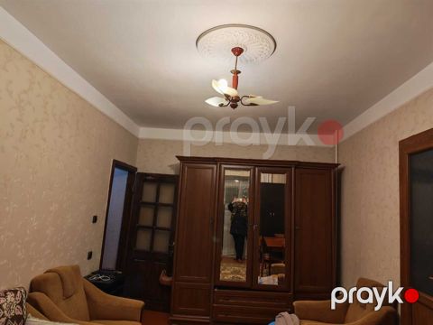 Satılır 2 otaqlı köhnə tikili 45 m²