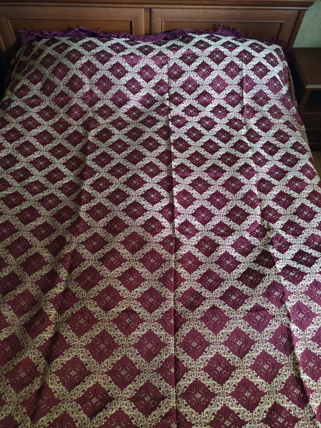 Bordo rəngli Xara yataq örtüyü. Uzunluğu: 268 Eni: 232 - Material — Tekstil, Bakı (2)