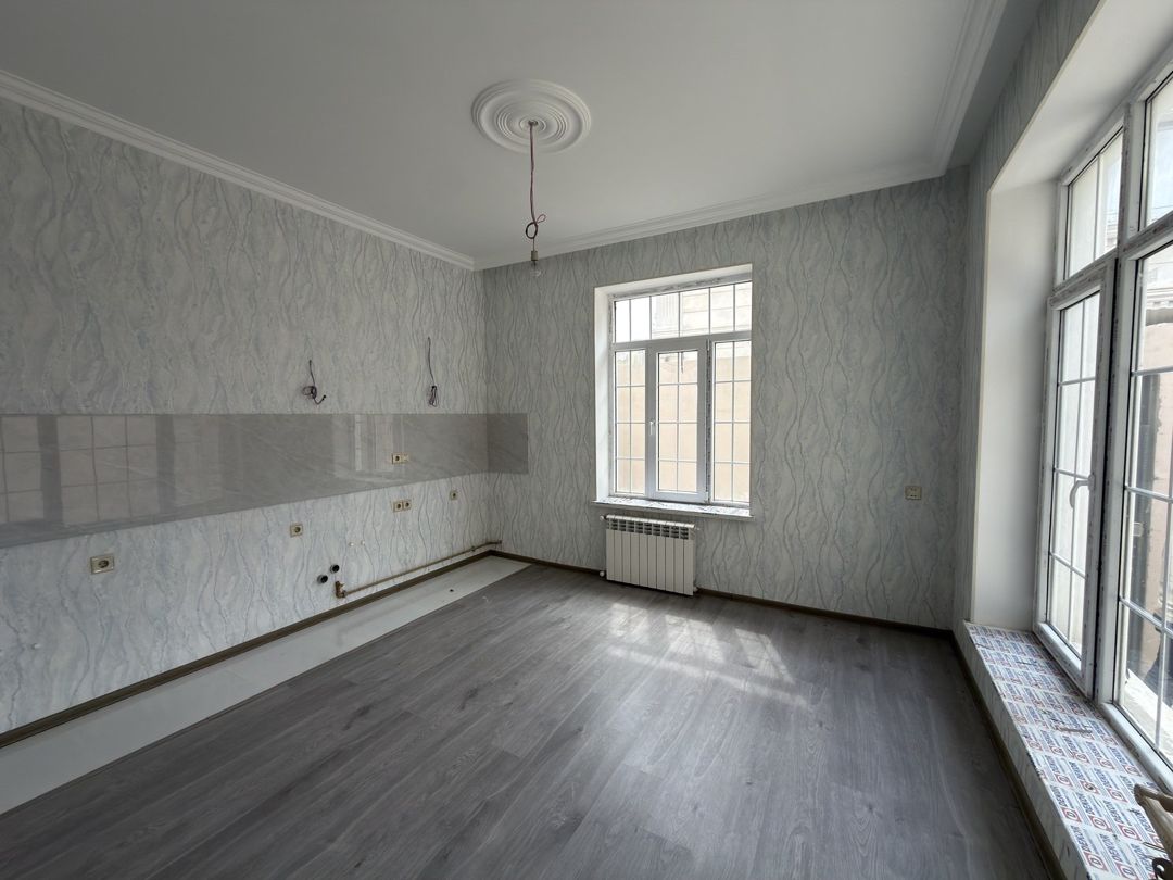 Satılır 5 otaqlı həyət evi/bağ evi 200 m² — Ev, villa, Bakı (3)