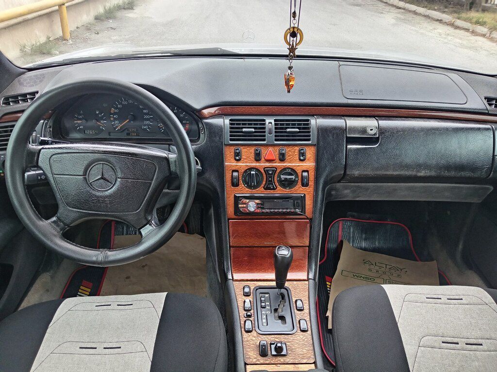 Mercedes E 230, 2.3 L, 1998 il, 355 450 km — Avtomobillər, Sumqayıt (3)