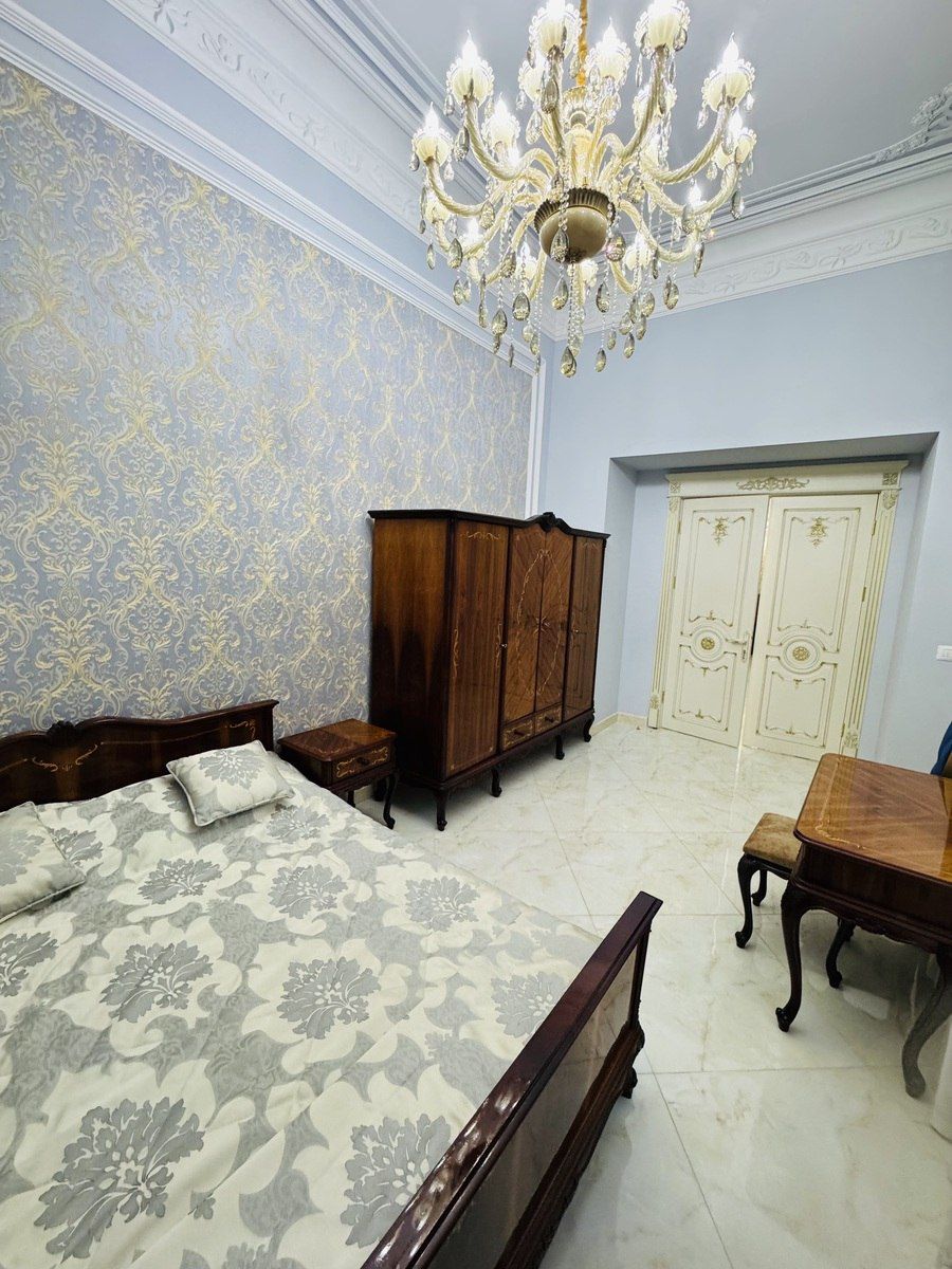 Satılır 3 otaqlı köhnə tikili 130 m² — Mənzil, Bakı (10)