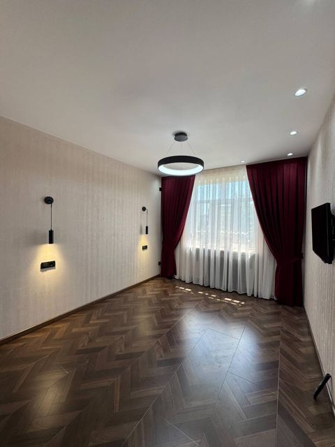 Satılır 2 otaqlı köhnə tikili 65 m² — Bakı