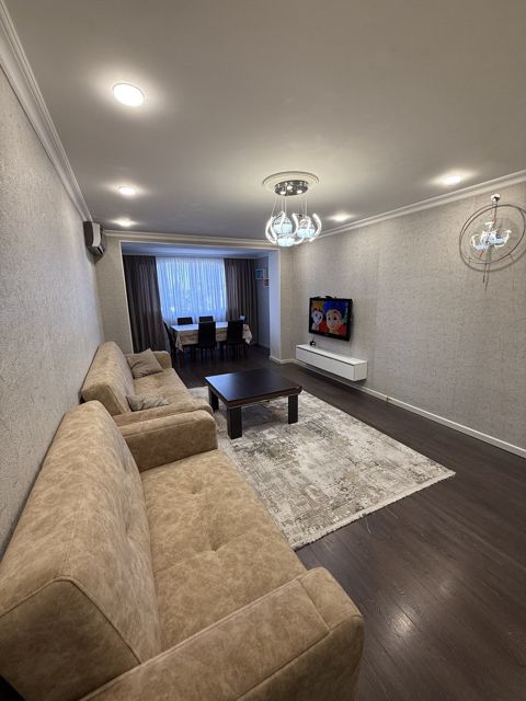 Satılır 3 otaqlı köhnə tikili 75 m² — Bakı