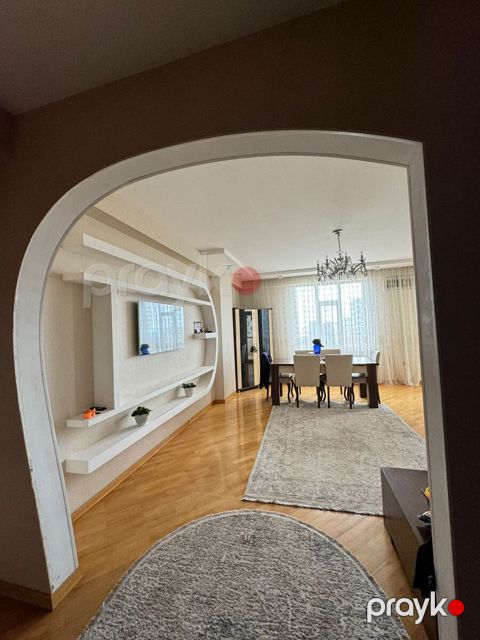 Satılır 3 otaqlı yeni tikili 115 m²