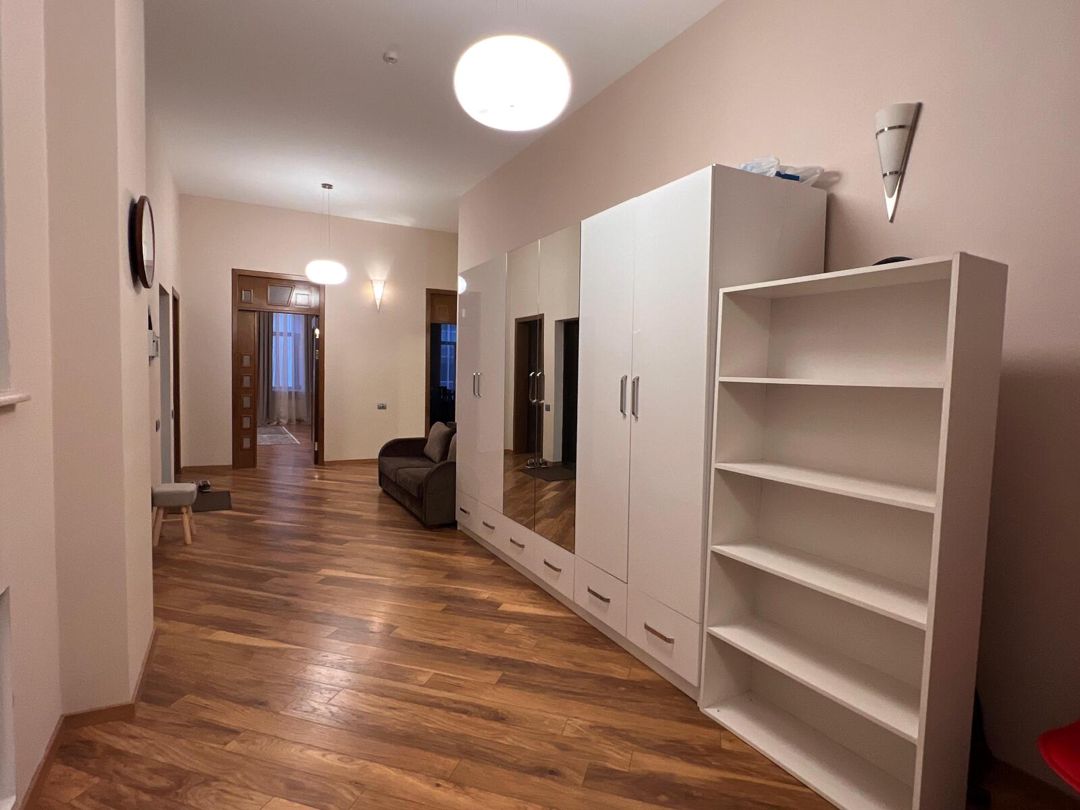 İcarəyə verilir 5 otaqlı köhnə tikili 260 m² — Mənzil, Bakı (11)