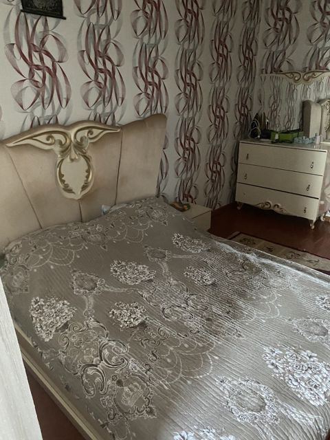 Satılır 4 otaqlı köhnə tikili 92 m² — Bakı