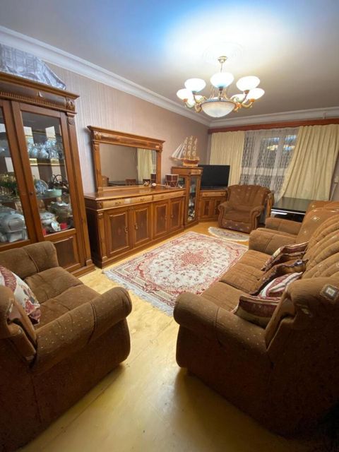Satılır 3 otaqlı köhnə tikili 85 m² — Bakı