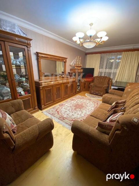Satılır 3 otaqlı köhnə tikili 85 m²
