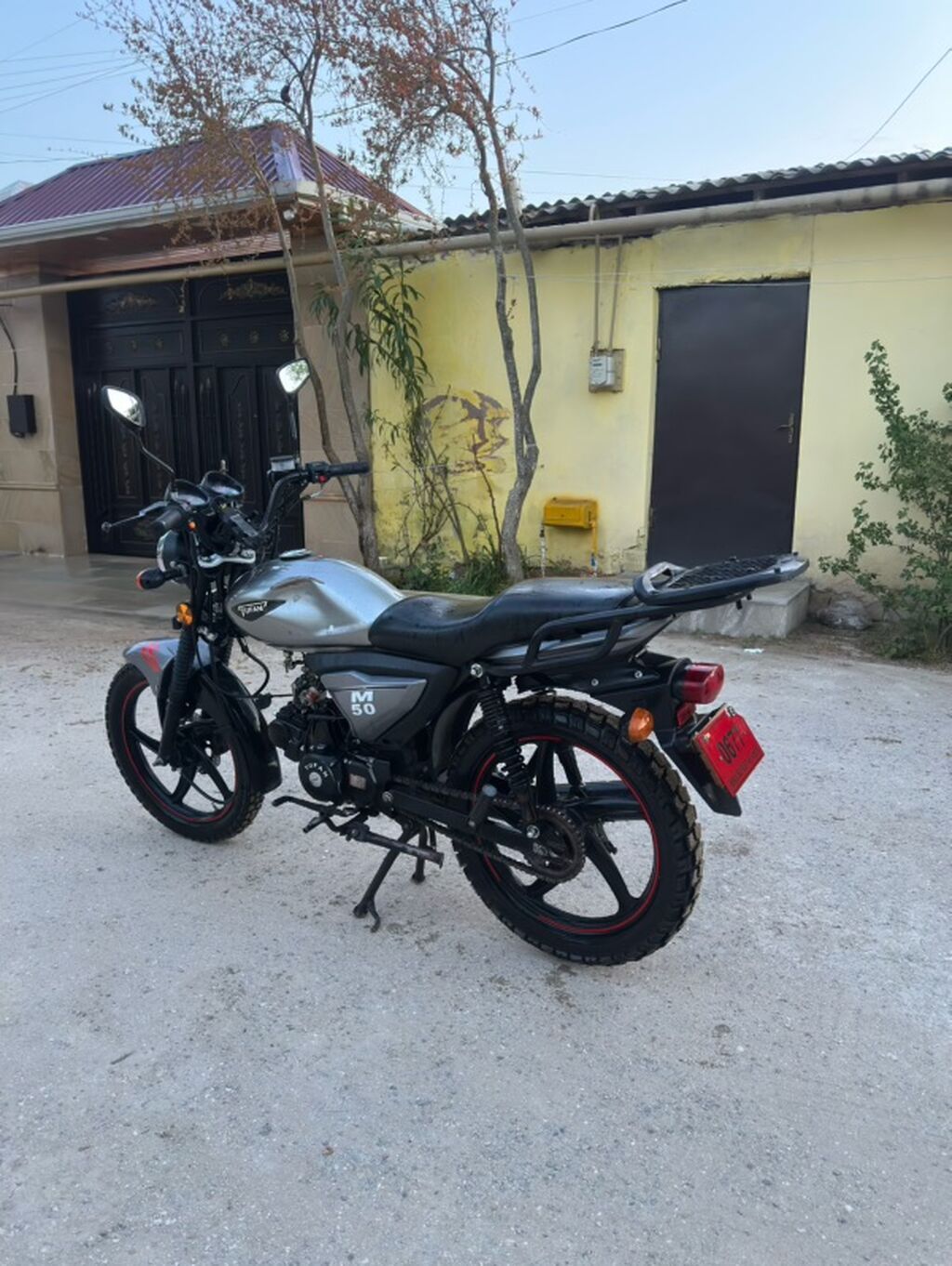 Satılır 850 AZN Moped/motosklet M50 - Rəng: boz-qara, qırmızı xətt — Avto, Digah (2)