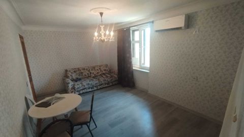 İcarəyə verilir 1 otaqlı köhnə tikili 35 m² — Bakı