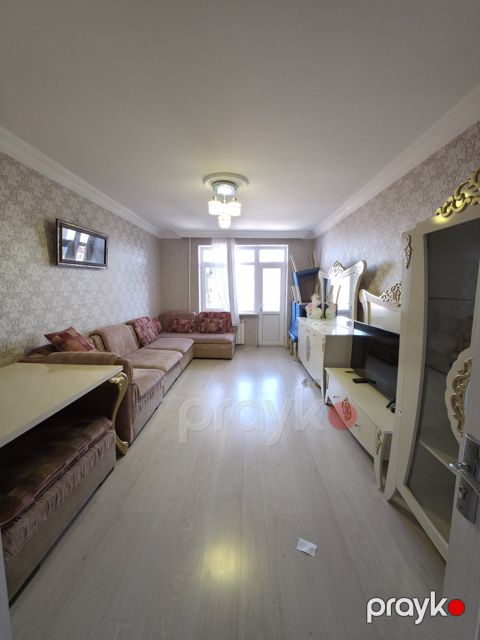 Satılır 3 otaqlı köhnə tikili 90 m²