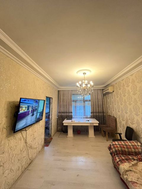 Satılır 3 otaqlı köhnə tikili 70 m² — Bakı
