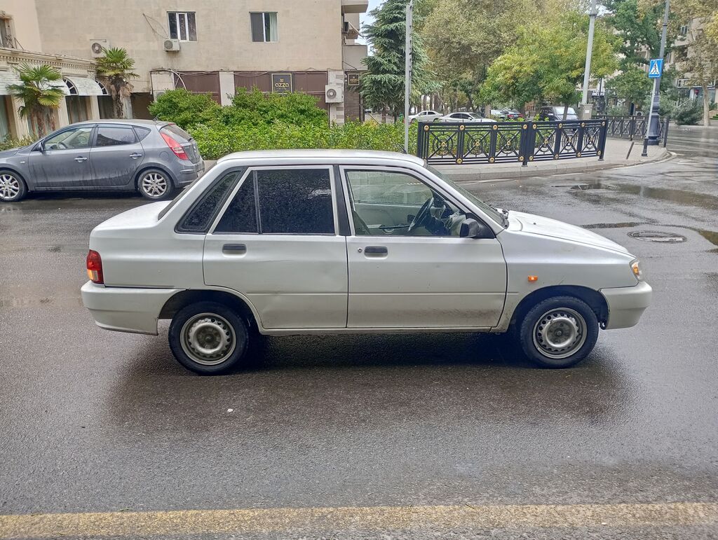 Xaiş edirəm Az yaşlılar və Qaqalar və Ara uşaqlar və Narkomanlar və — Avto, Bakı (5)
