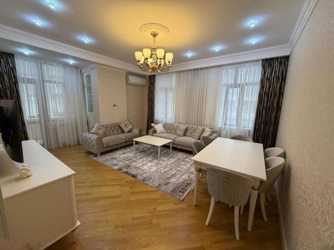 Satılır 3 otaqlı yeni tikili 140 m² — Bakı