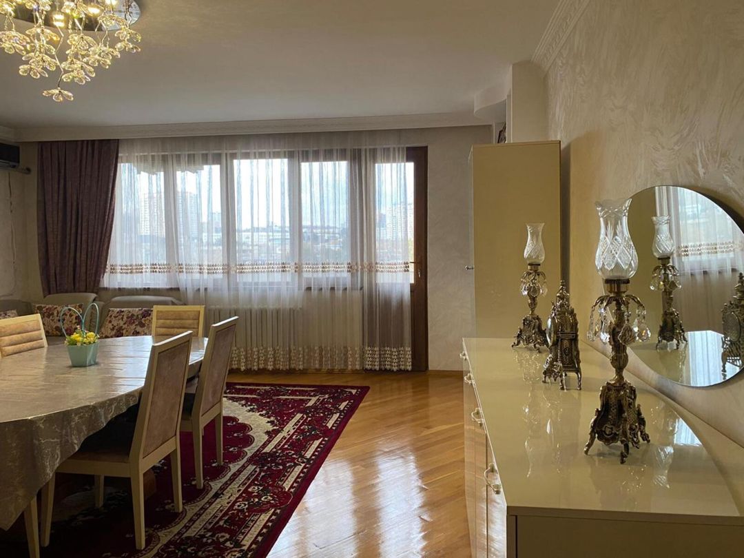 Satılır 4 otaqlı köhnə tikili 116 m² — Mənzil, Bakı (2)