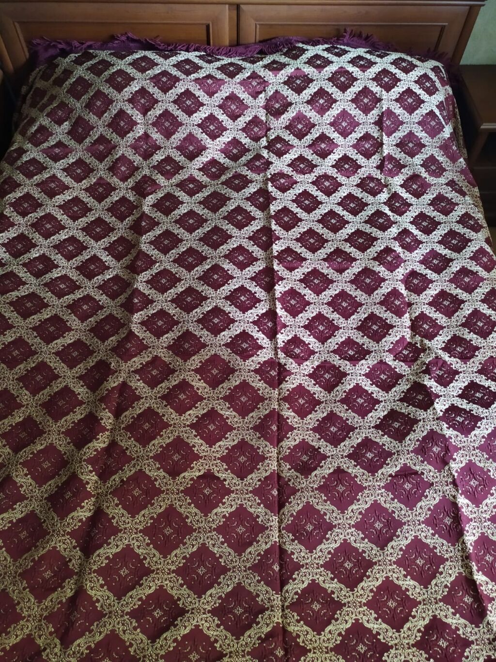 Bordo rəngli Xara yataq örtüyü. Uzunluğu: 268 Eni: 232 - Material — Tekstil, Bakı (5)