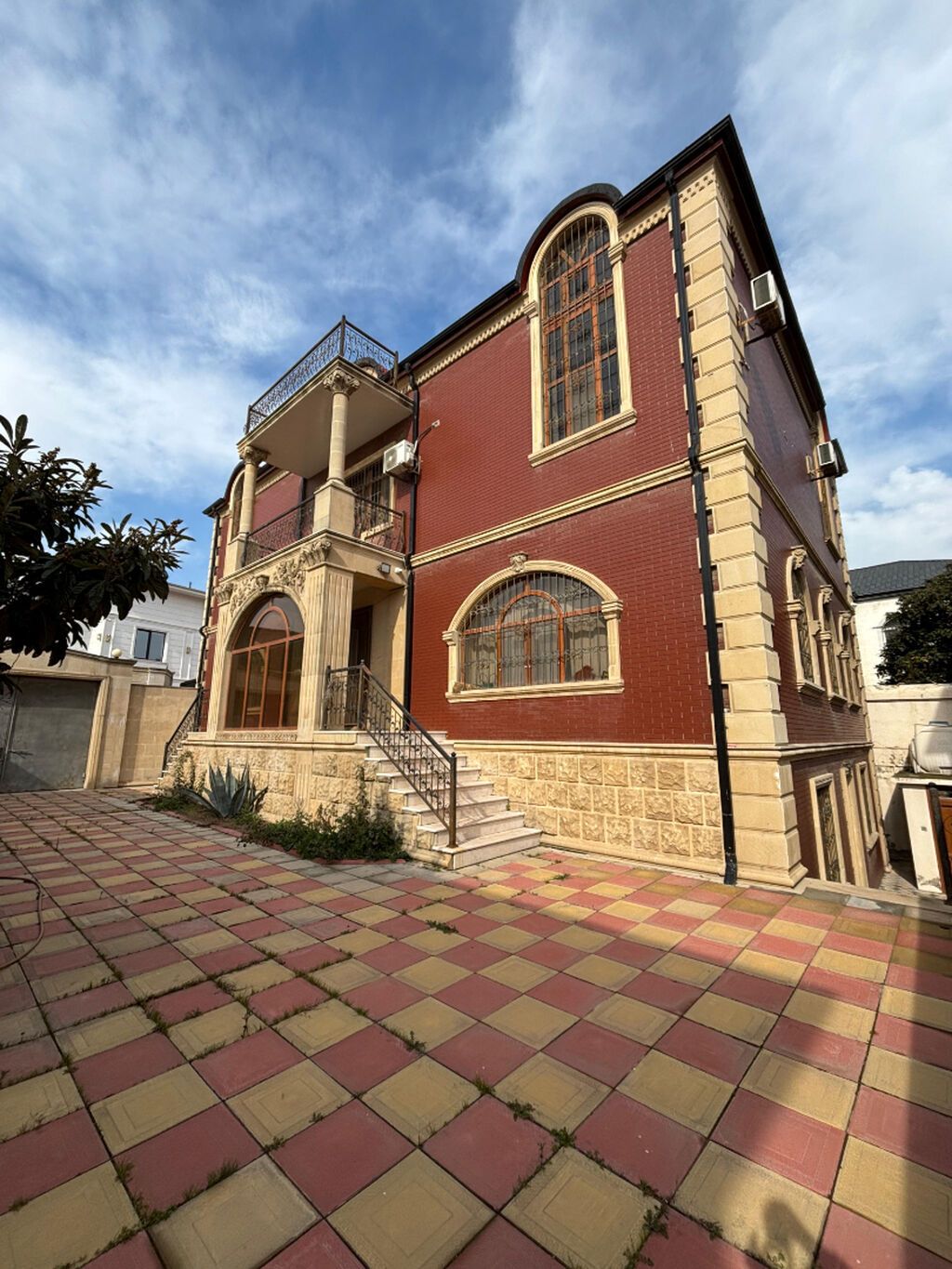 Həzi Aslanov qəs. 7 otaqlı, 400 kv. m, Yeni təmirli — Daşınmaz əmlak, Bakı