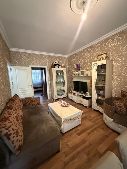 Satılır 2 otaqlı köhnə tikili 55 m² — Bakı